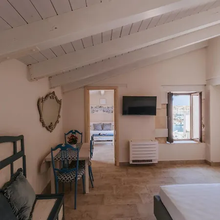 Konukevi Le Nereidi 3*